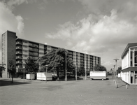 108096 Gezicht op het Smaragdplein te Utrecht, op een maandagochtend.